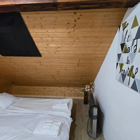 شقة Attic Loft With Rooftop Terrace! *