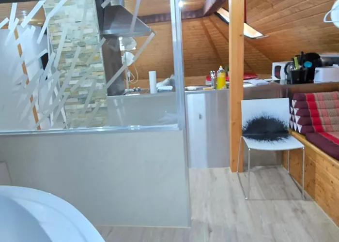 Attic Loft With Rooftop Terrace! Апартаменты *